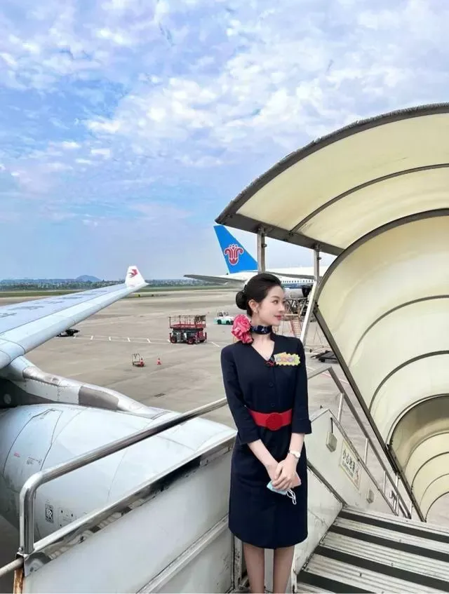 Y2405B-空姐 普陀运动博主名校毕业 170C Gallery 4