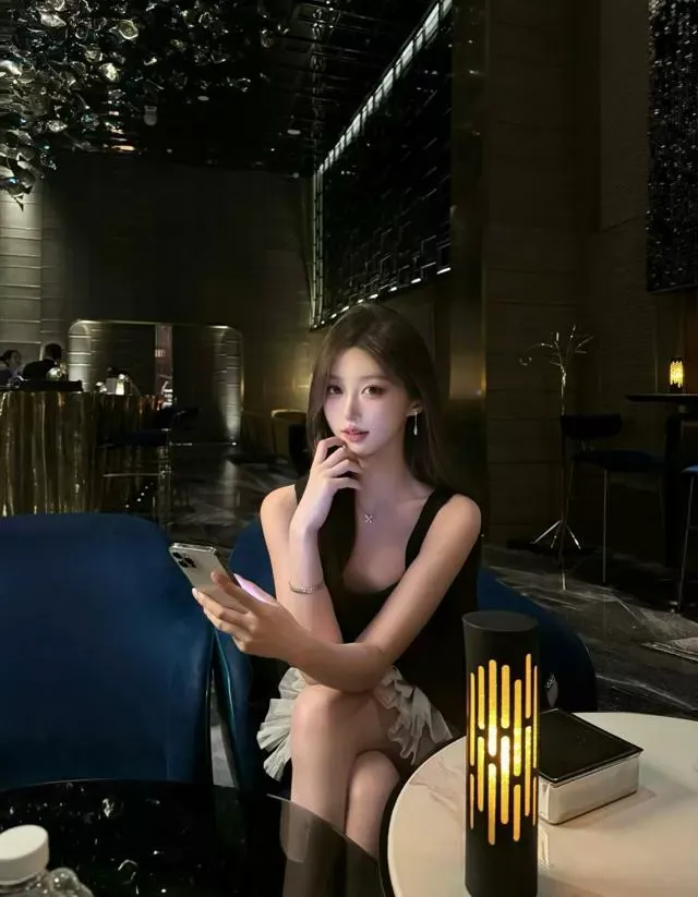 Y4589-桃子 普陀气质御姐时装模特 174D.01 Gallery 2