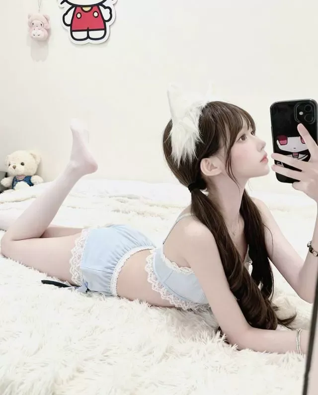 妲己极品白小纯学生兼职 Gallery 1