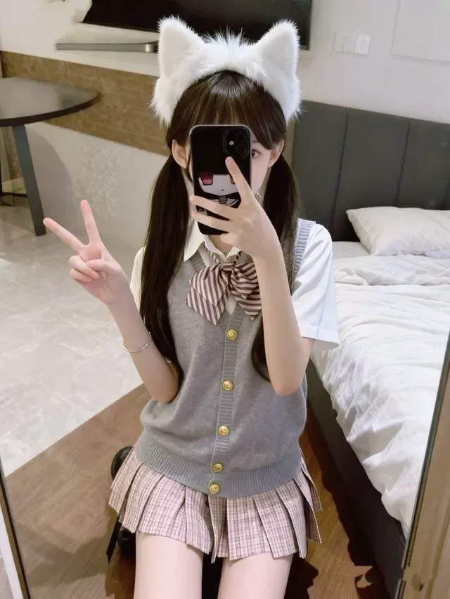 妲己极品白小纯学生兼职 Gallery 6
