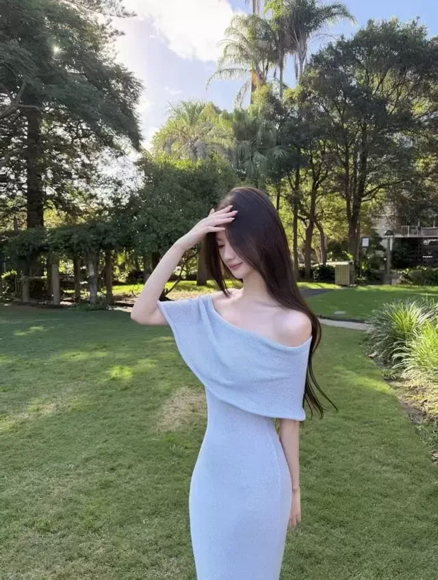 蓝村小网红(挣钱给男友换手机)