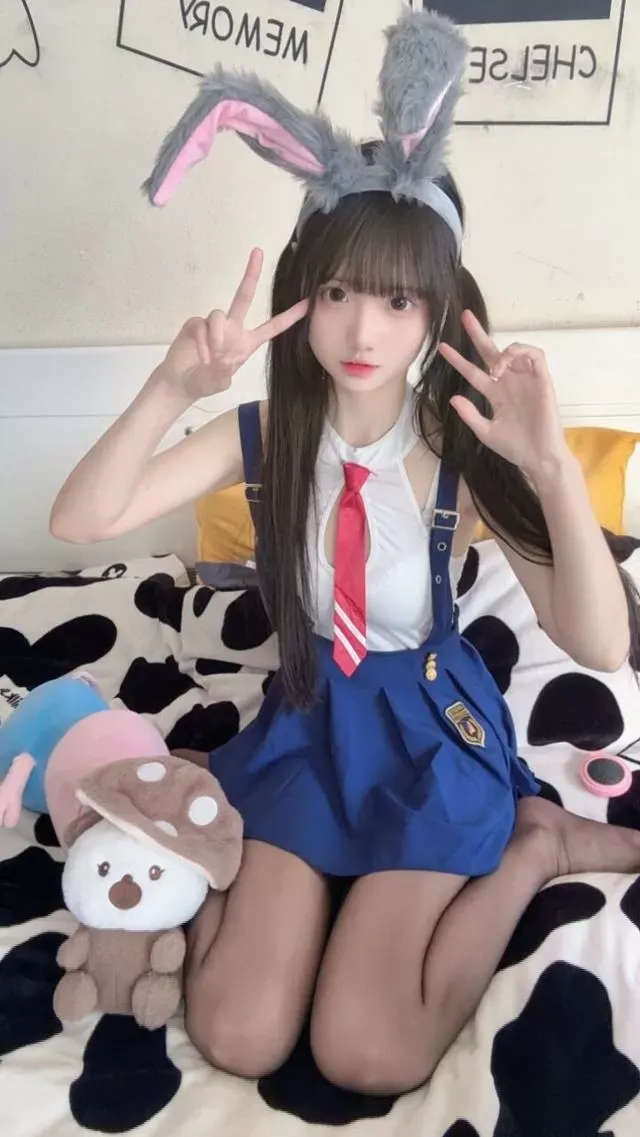 08新人娇小萝莉 小小🉑变装游戏 Gallery 9