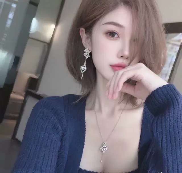 极品短发御姐 安安