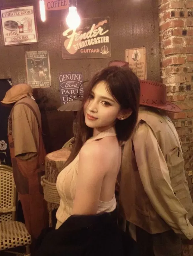 普陀叶叶极品大学生下海兼职💄 Gallery 1