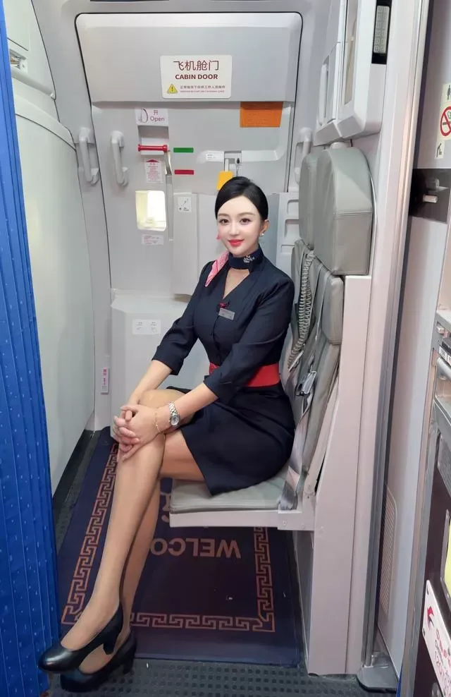 Y4718-空姐 普陀极品空姐大蜜175E Gallery 6