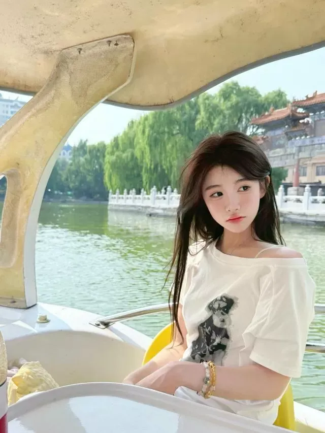 小桃子 Gallery 1