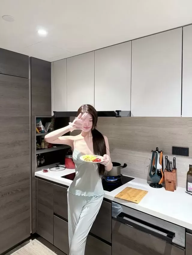 Y3901-170 普陀网红纯欲自媒体博主 170C.06 Gallery 5