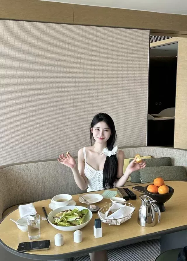浦东西西18岁小萝莉颜值高性格好 Gallery 8