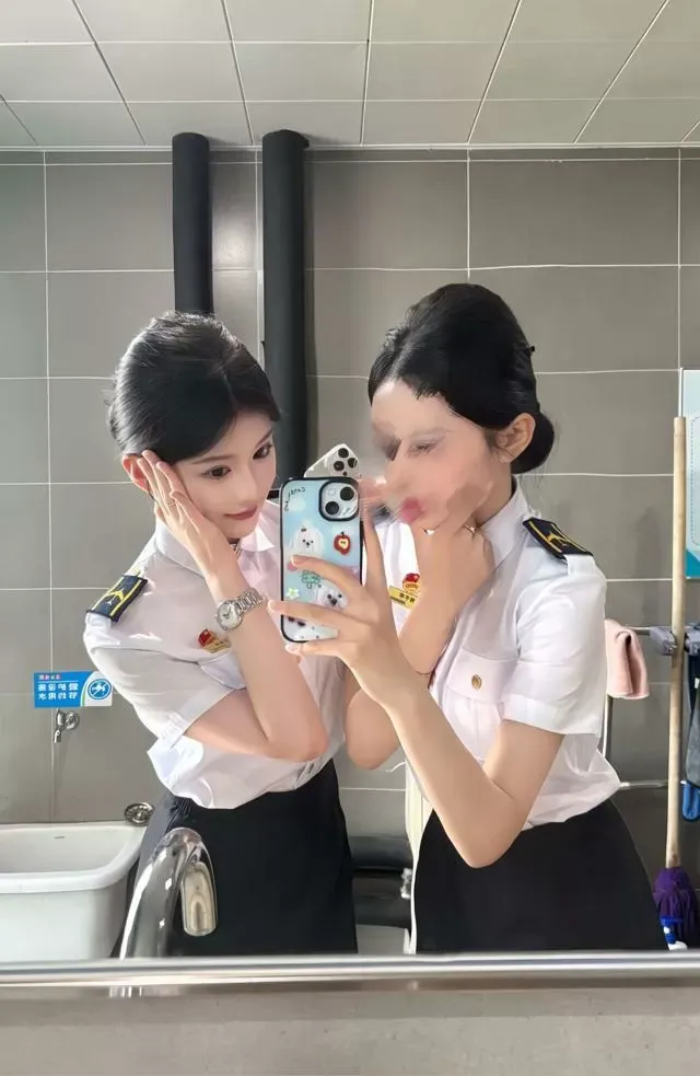 松江民航大学生晓晓