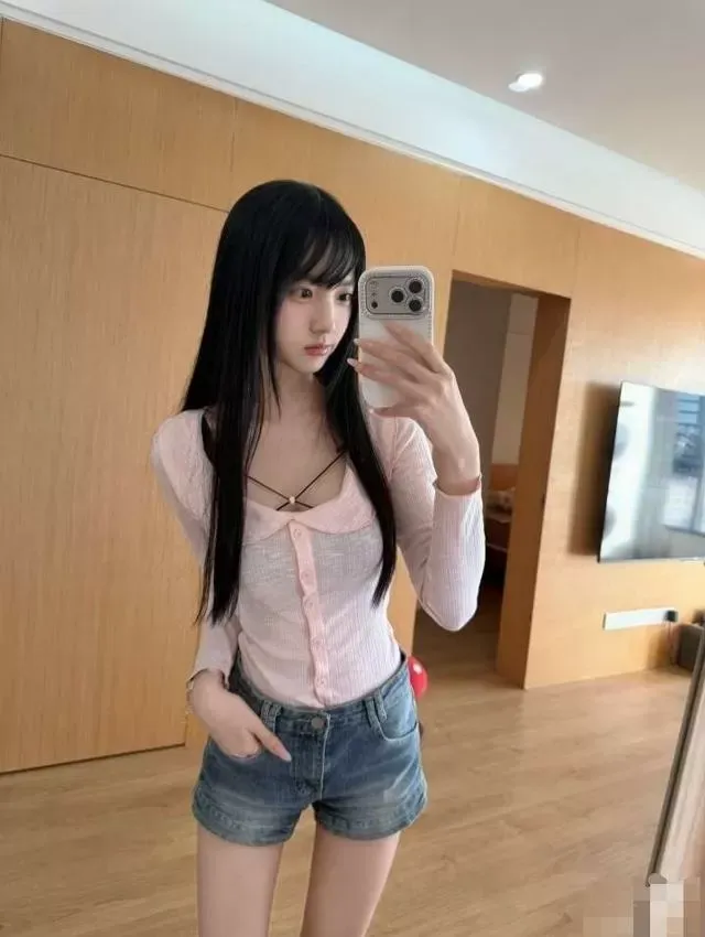 普陀170c07年学生可骚可纯bb Gallery 8