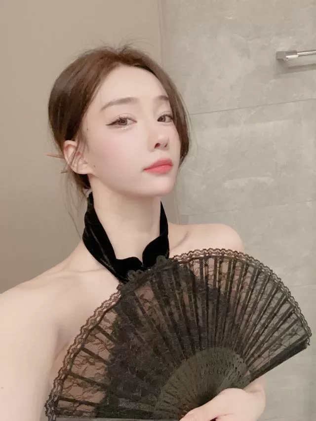 爆款极品网红时尚博主👸乔丽叶 Gallery 6