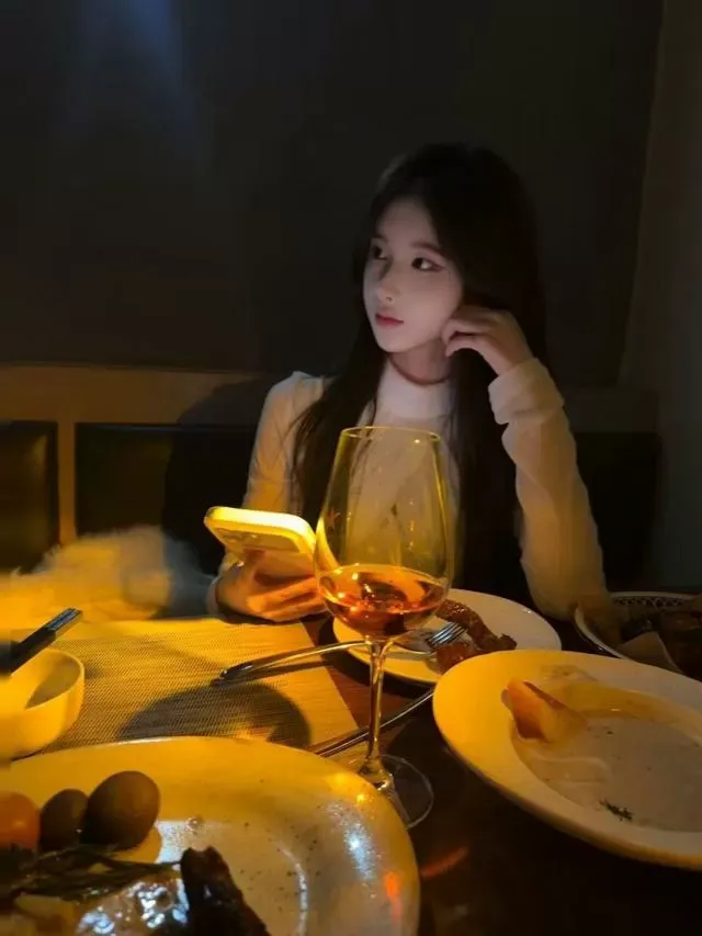 黄浦171E童颜巨乳白虎a4腰 Gallery 3