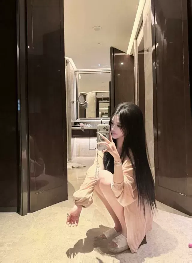 黄浦171E童颜巨乳白虎a4腰 Gallery 9