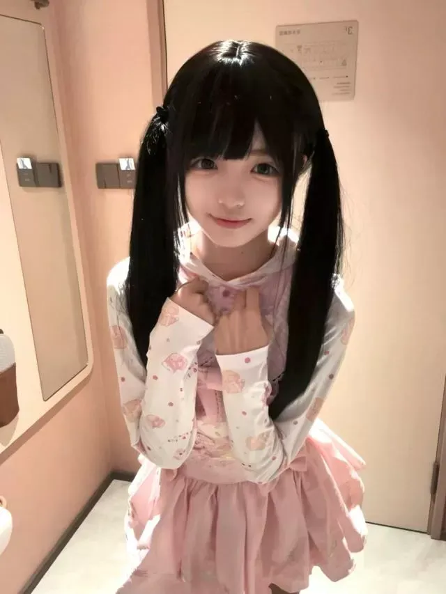 贝贝萝莉撒点粉 Gallery 3