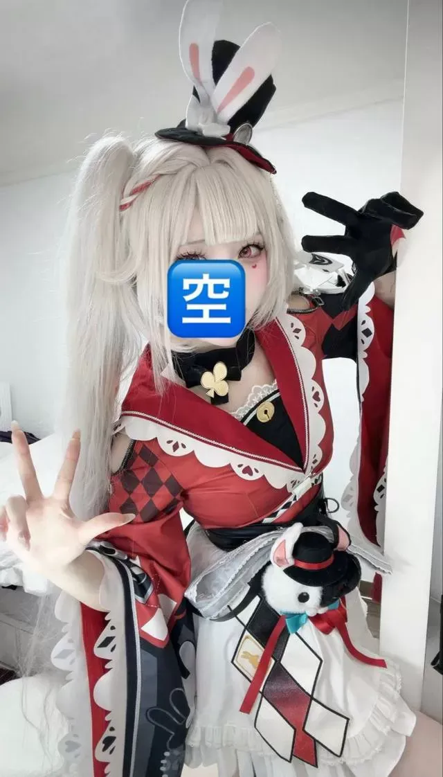 小柚果🏠极品cos天然白虎嫩妹小不点 Gallery 9