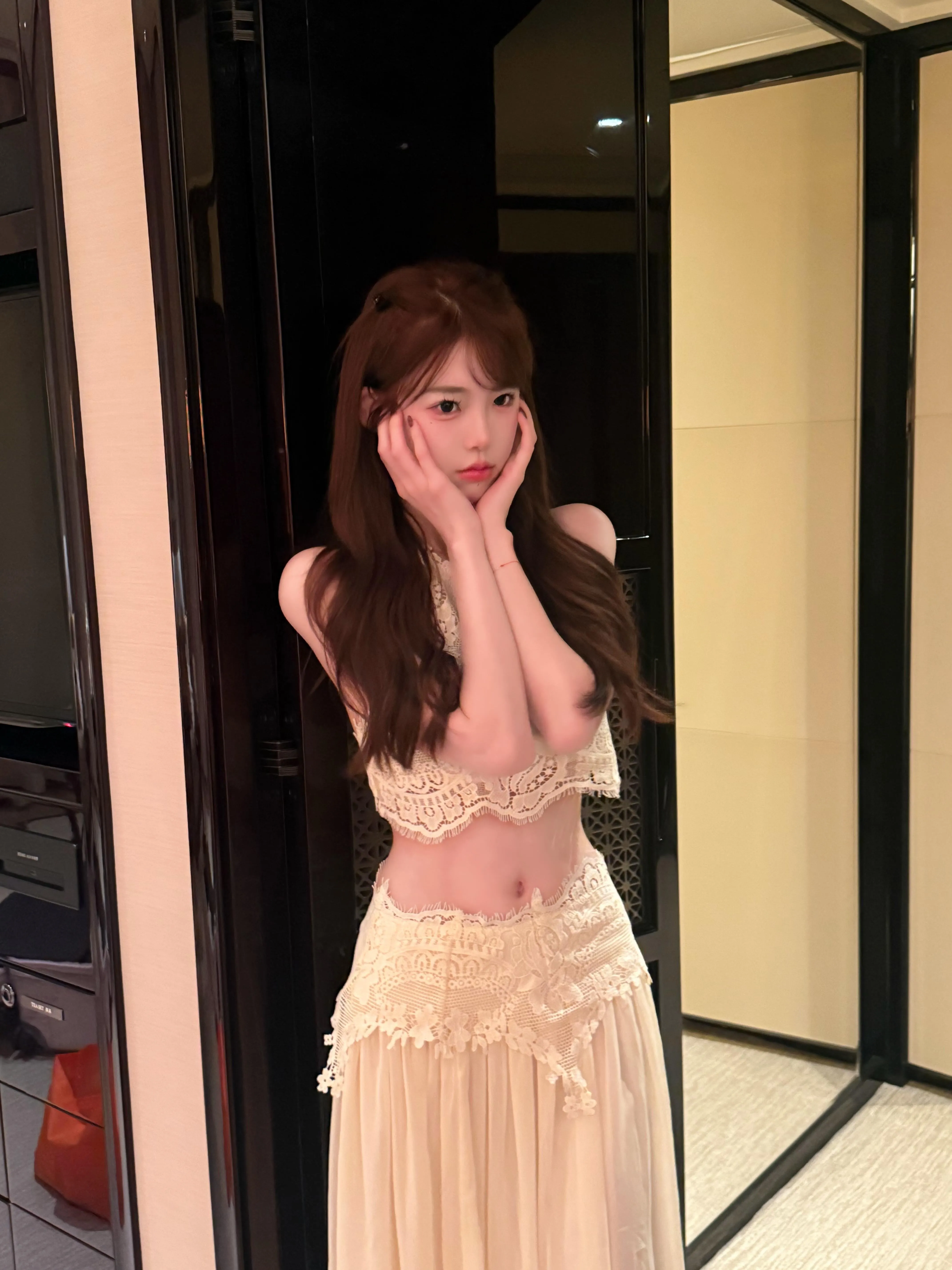 琉琉，混血儿萝莉刚破处下海紧致水汪汪粉嫩 Gallery 3