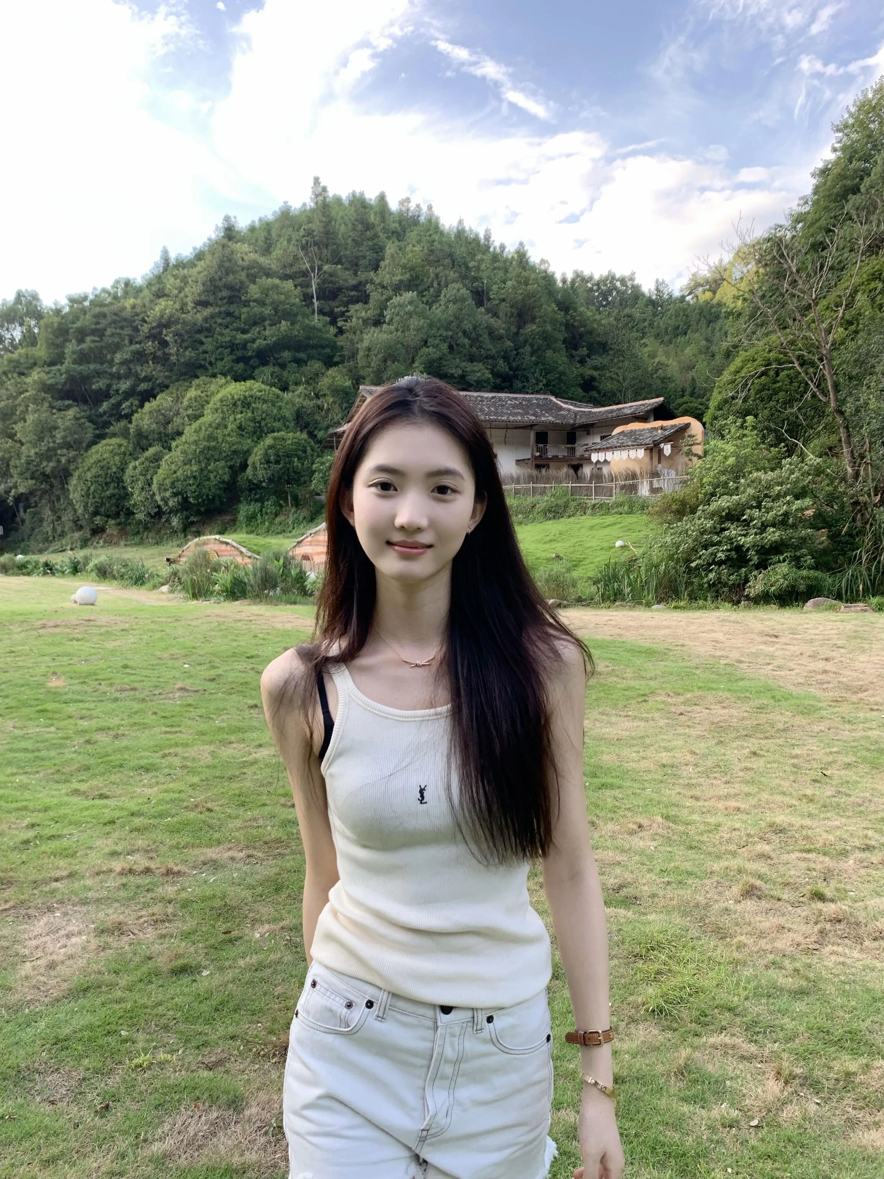 小婷，纯新人刚下海清纯三点粉