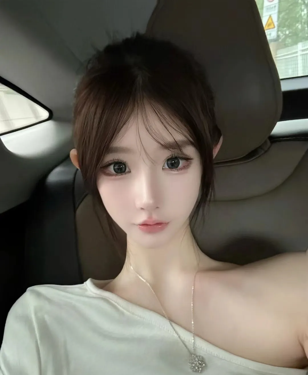 安雅淇 白虎女孩 会吸会夹 Gallery 2