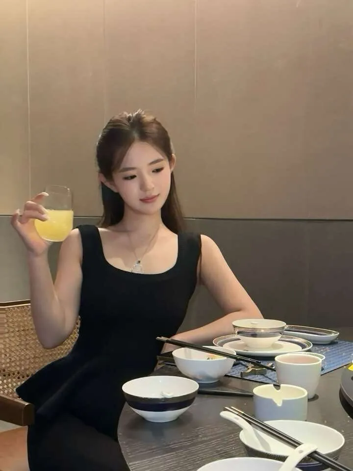 普陀静雯 极品少御想要哥哥的大肉棒 Gallery 5