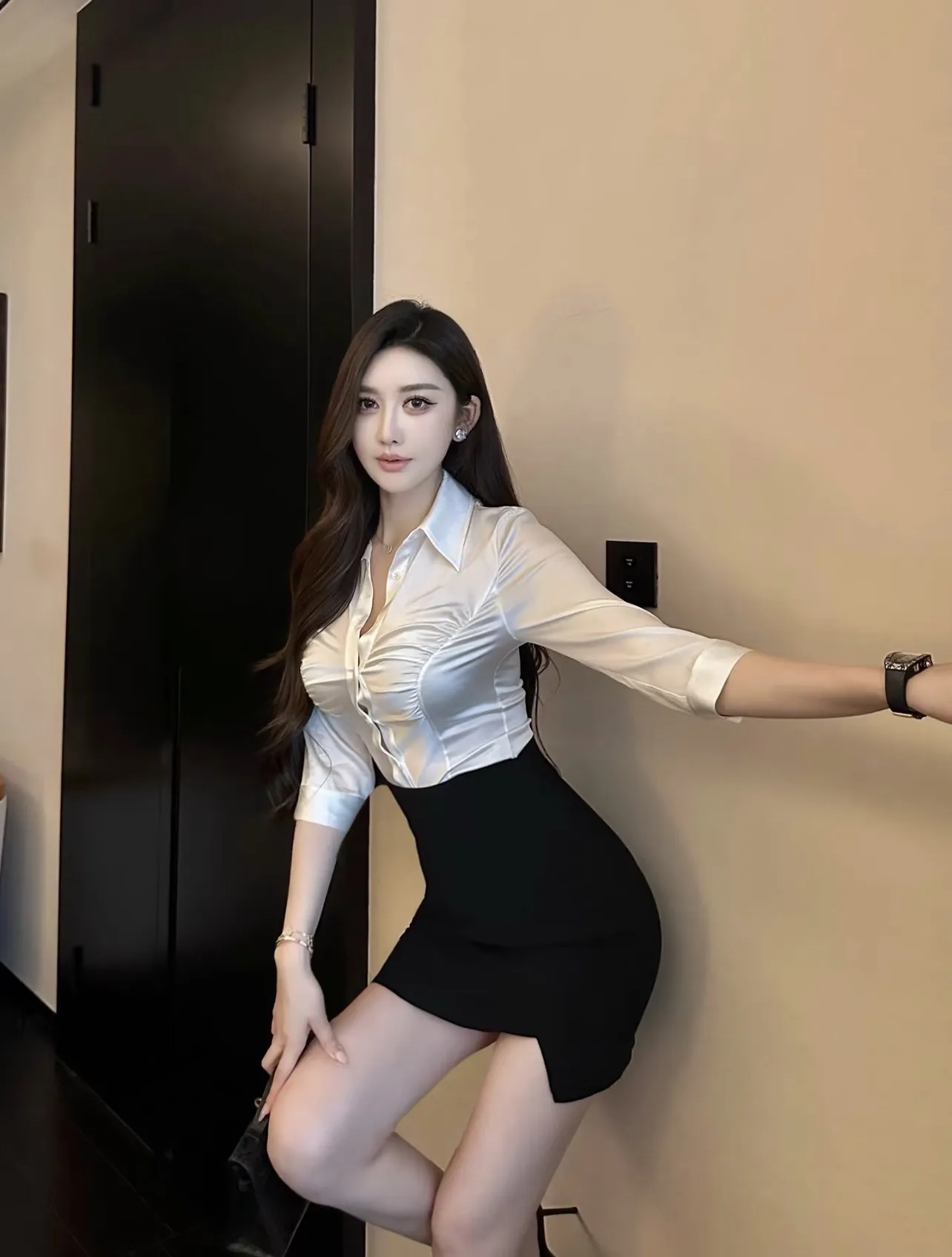 名媛气质极品身材御姐 佩佩