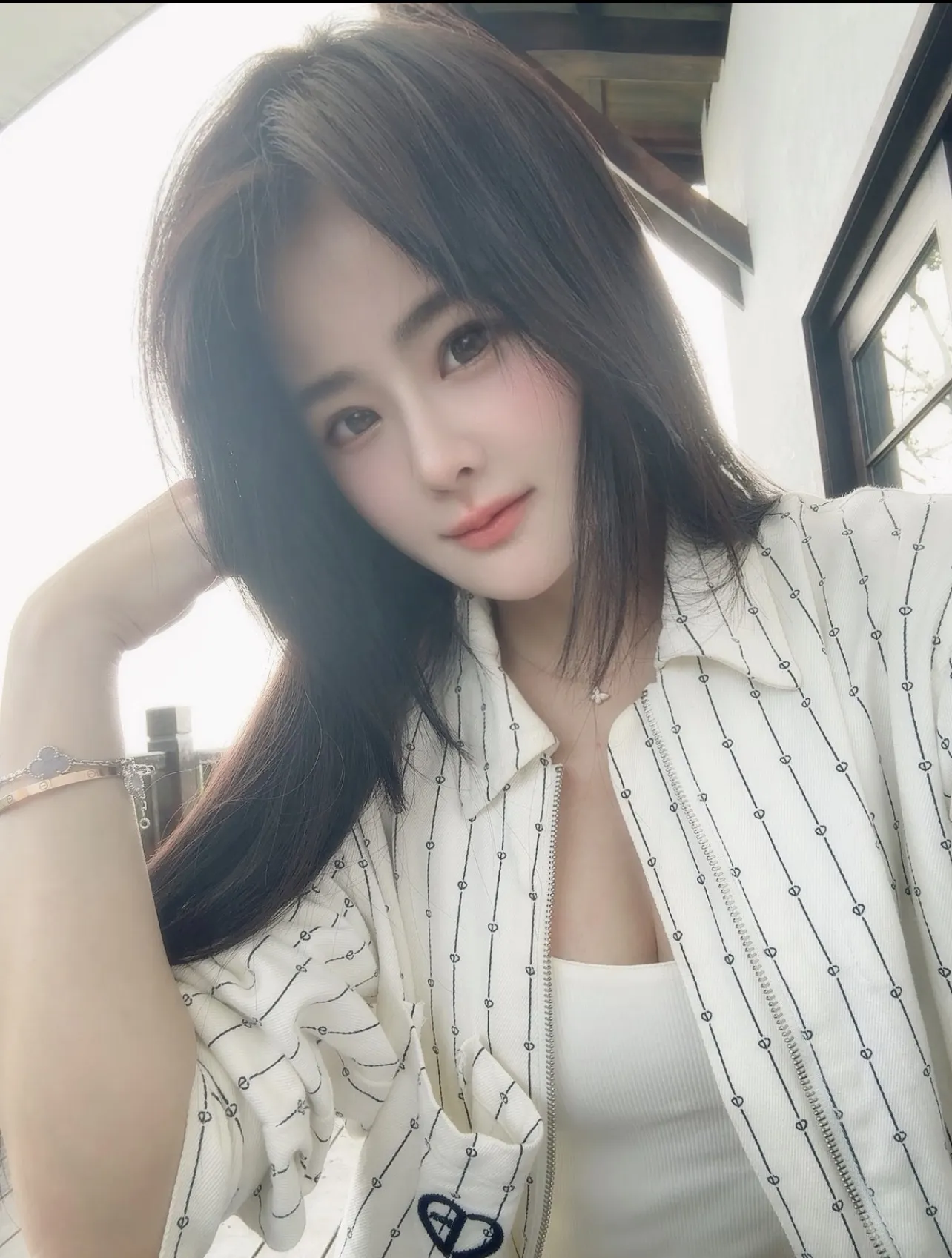 极品白嫩少御芝琳 Gallery 1