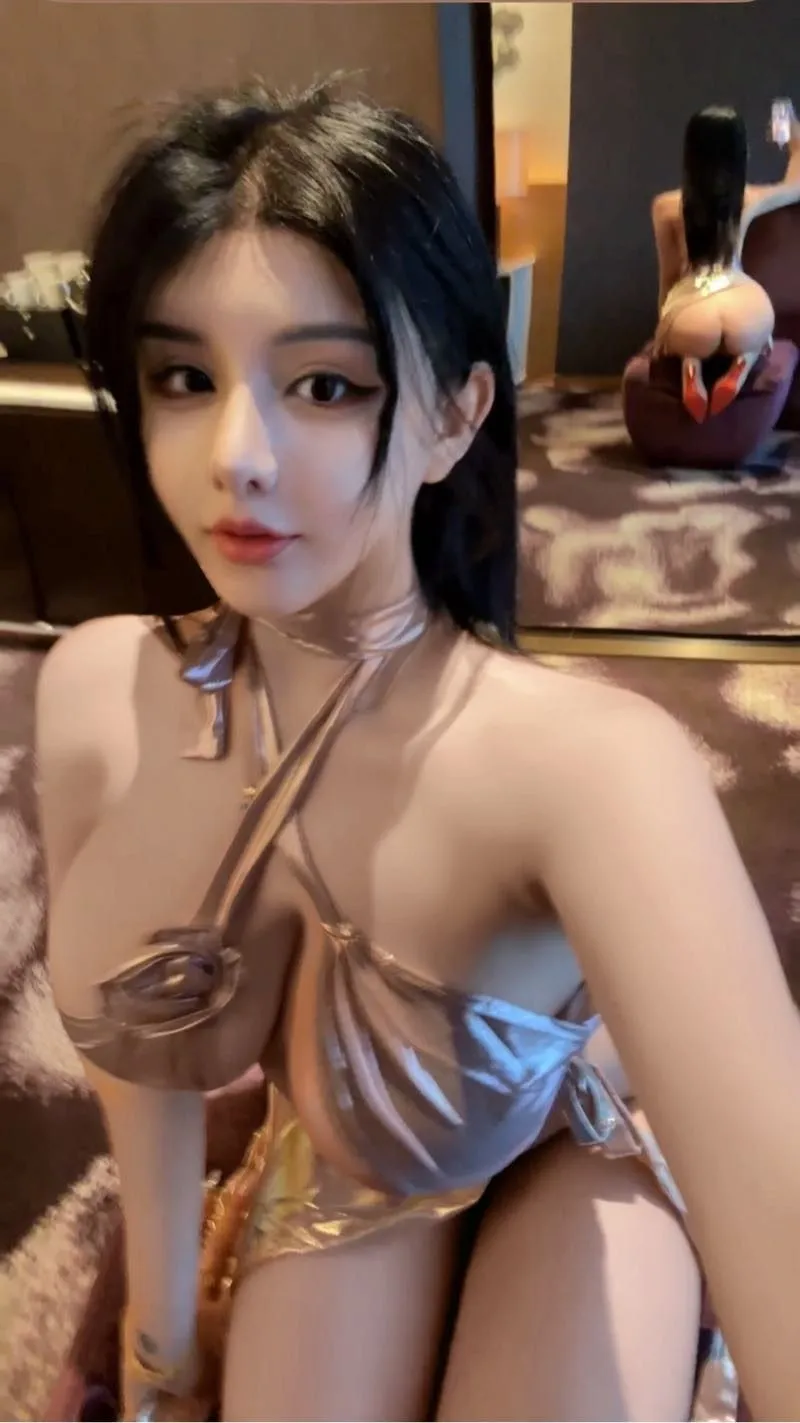275新人大胸卡戴珊巨乳开 🏠3外5 Gallery 1