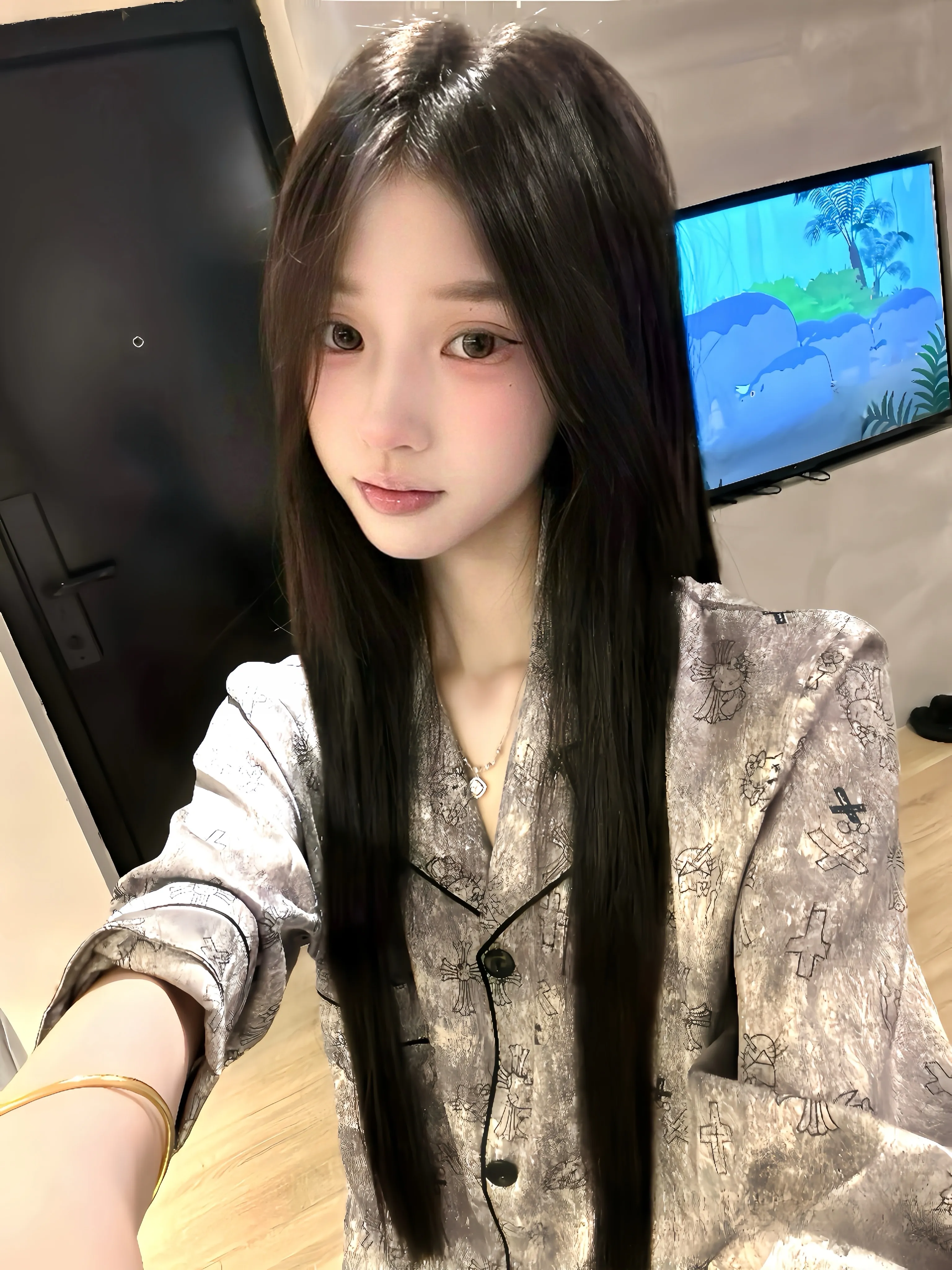 19岁超绝身材白纯小甜妹乐伊（真实06短期兼职）