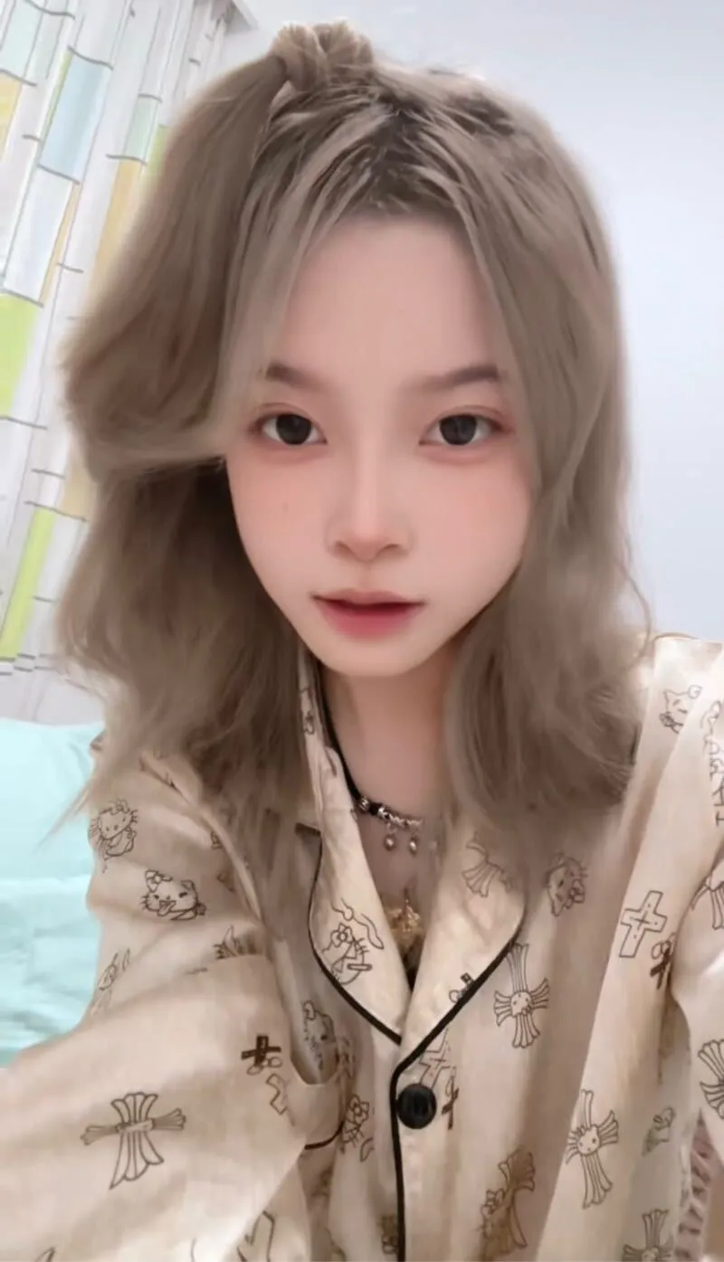 闵行真实07嫩妹 米米 新人首次下海 Gallery 4