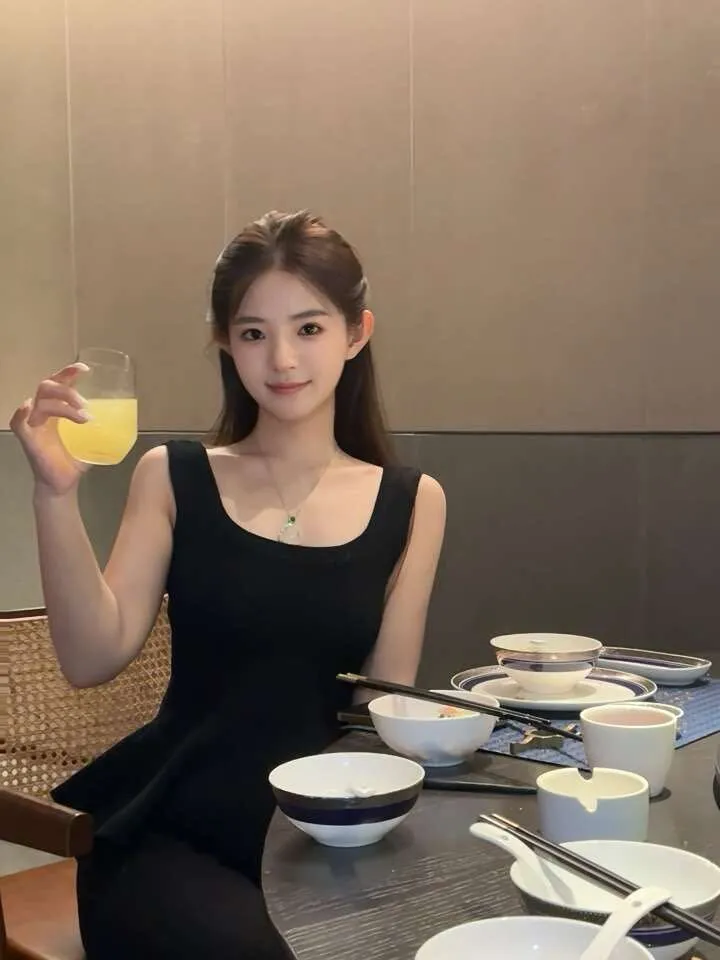 普陀静雯 极品少御想要哥哥的大肉棒 Gallery 3