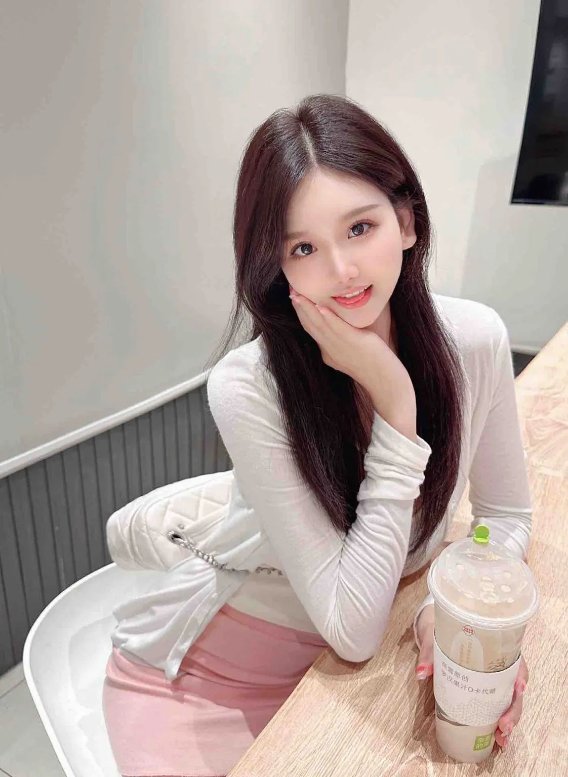 Y4419A-175 普陀极品纯欲车模 畫廊 5