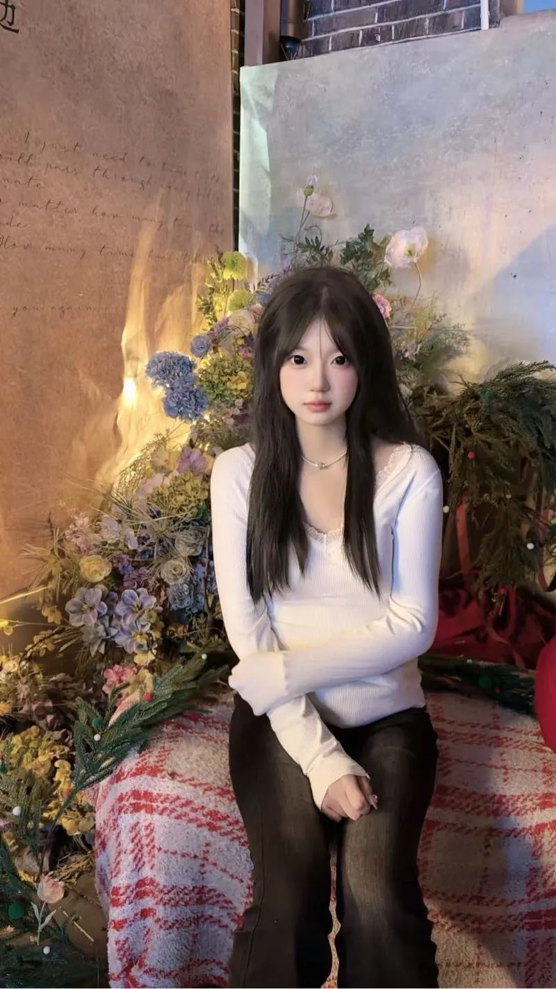 新人小妞 刚破处嫩白如玉 Gallery 4