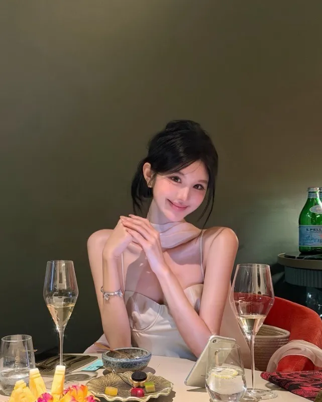 4523-173 普陀硬五清纯冷白皮模特 Gallery 2