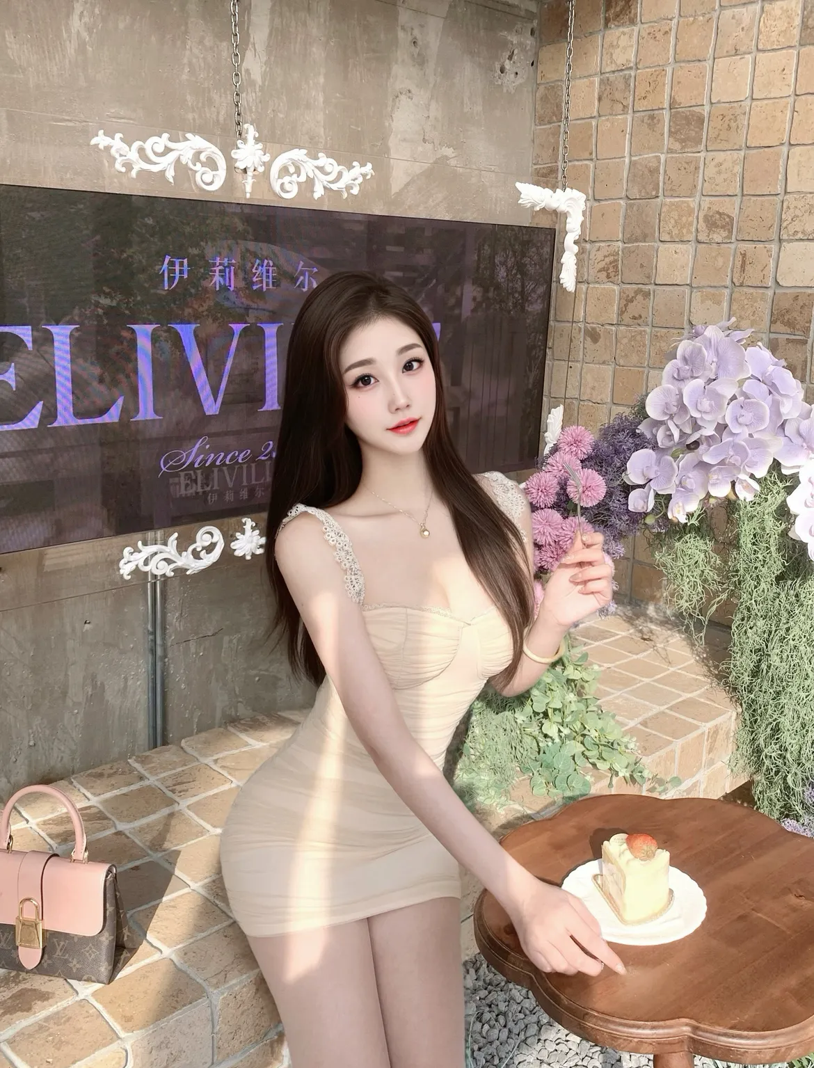 白虎小语 三点粉 床上尤物 Gallery 3