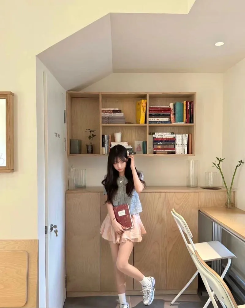 小荷才露尖尖角 邻家有女以长成 Gallery 3