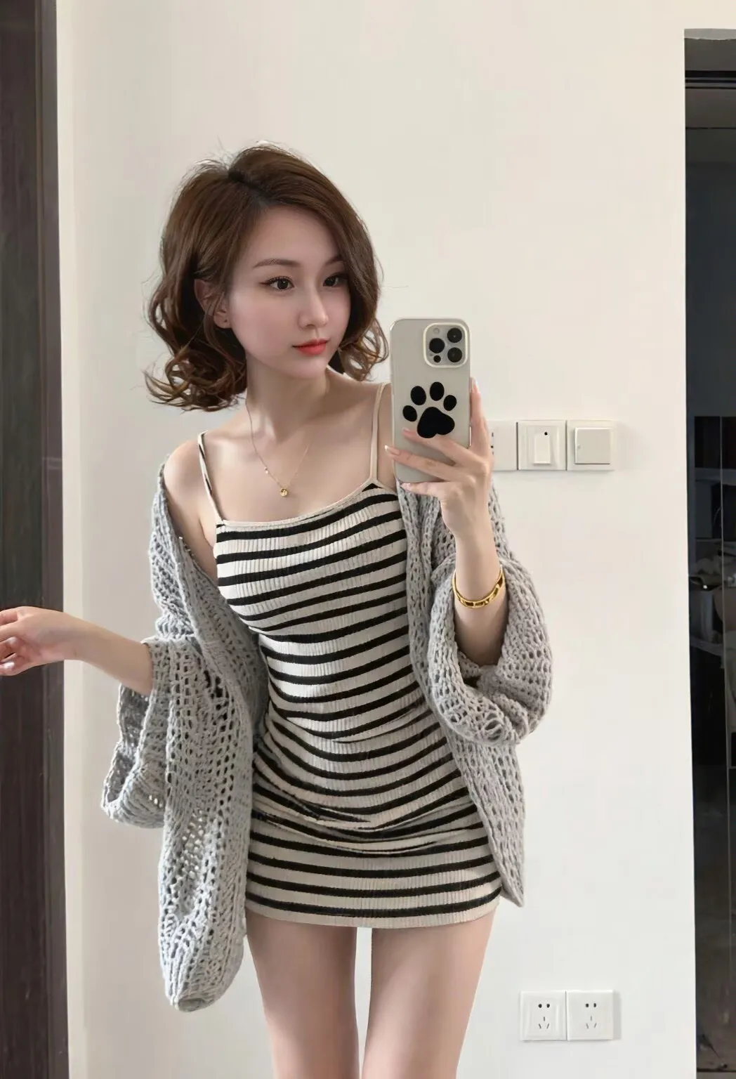 闵行靖瑶瑜伽短发御姐🉑指定双飞自带姐妹 Gallery 3