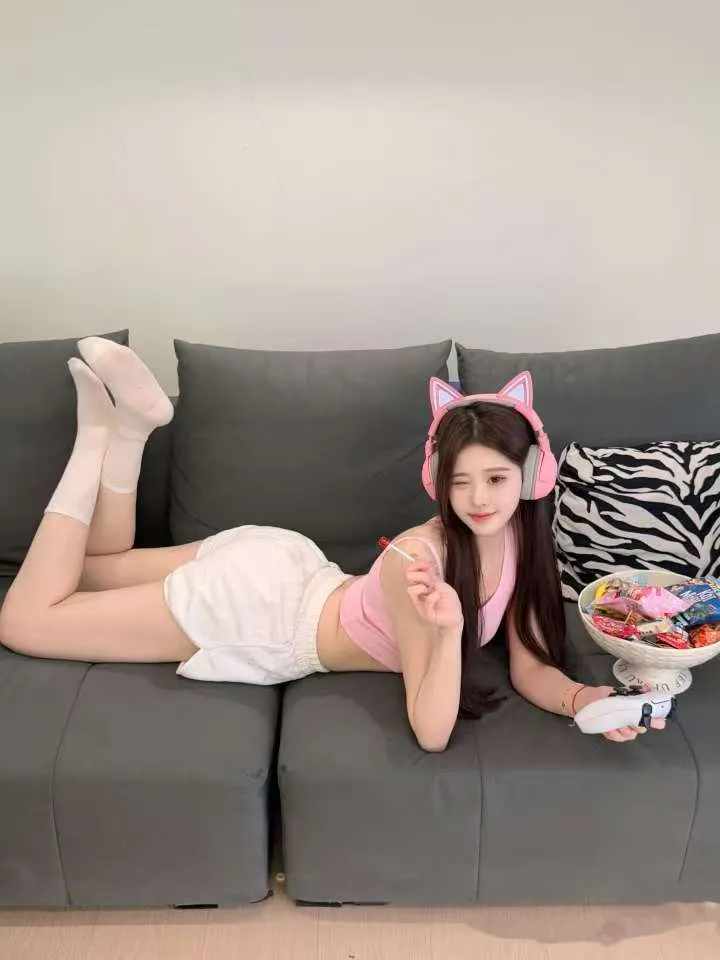 上海顶美 可乐 童颜巨乳肌肤雪白 Gallery 6