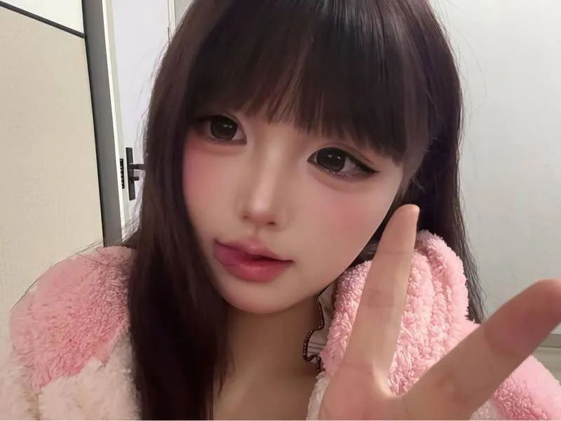 上海童颜巨乳 Gallery 4