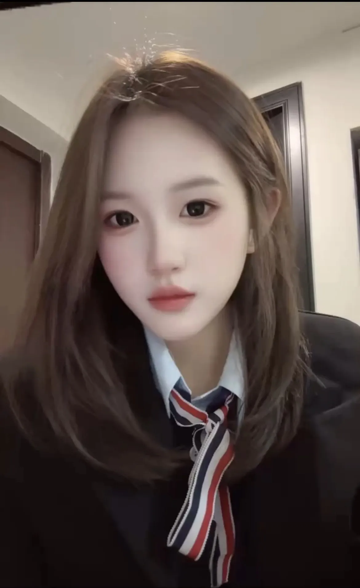 小奶熊,真正真实18岁 【假赔】沪上首开不嫩不要钱 Gallery 2