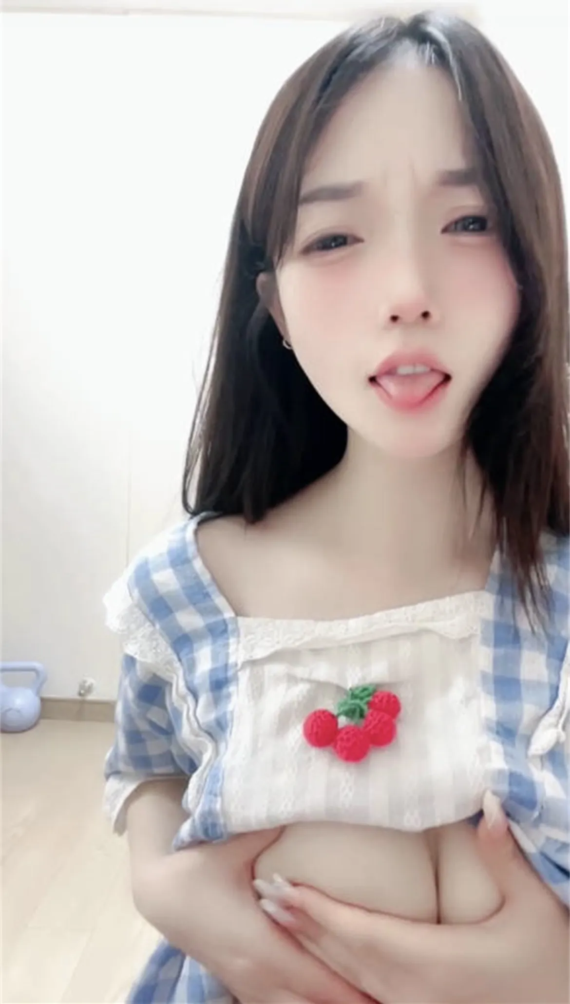 朱珠 反差婊本色拉满水多BB嫩滑 Gallery 5