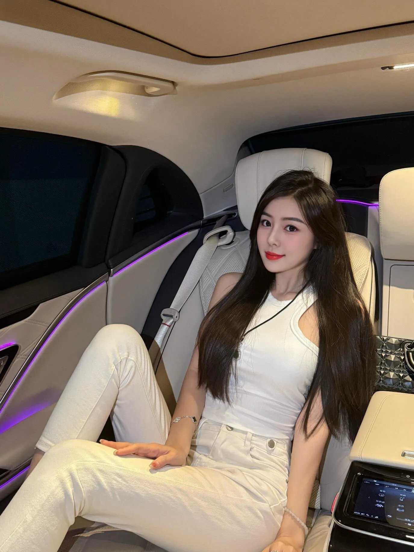 混血网红主播 丽娜 多种语言叫床🤭🤭 Gallery 5