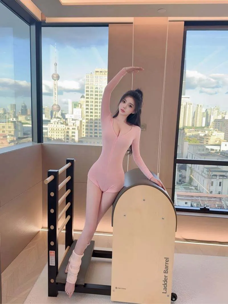 软软童颜巨乳 Gallery 6