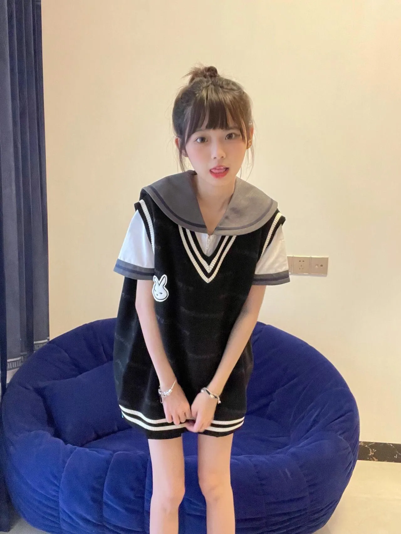 y118高二学生白小纯