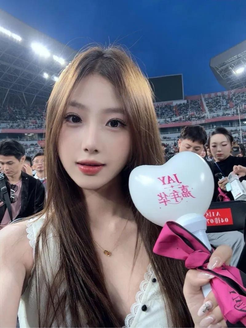 极品小纯越越 Gallery 1