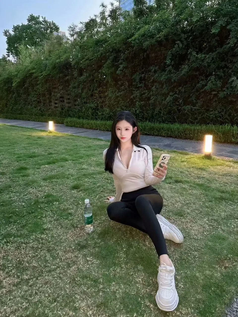 播音系大学生 皮肤雪白 纯欲女友款 Gallery 6