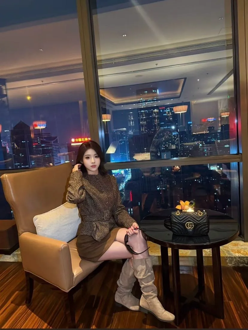 极品学生妹欢欢上海首开💄 Gallery 1