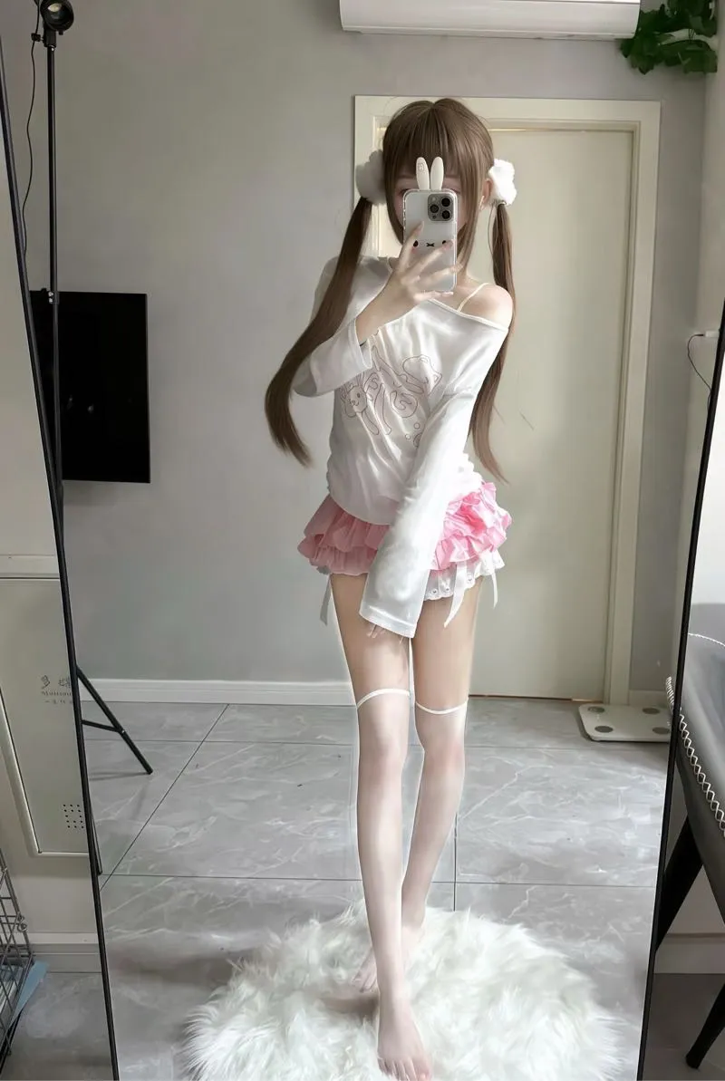 07白🐯萝莉温温 Gallery 4