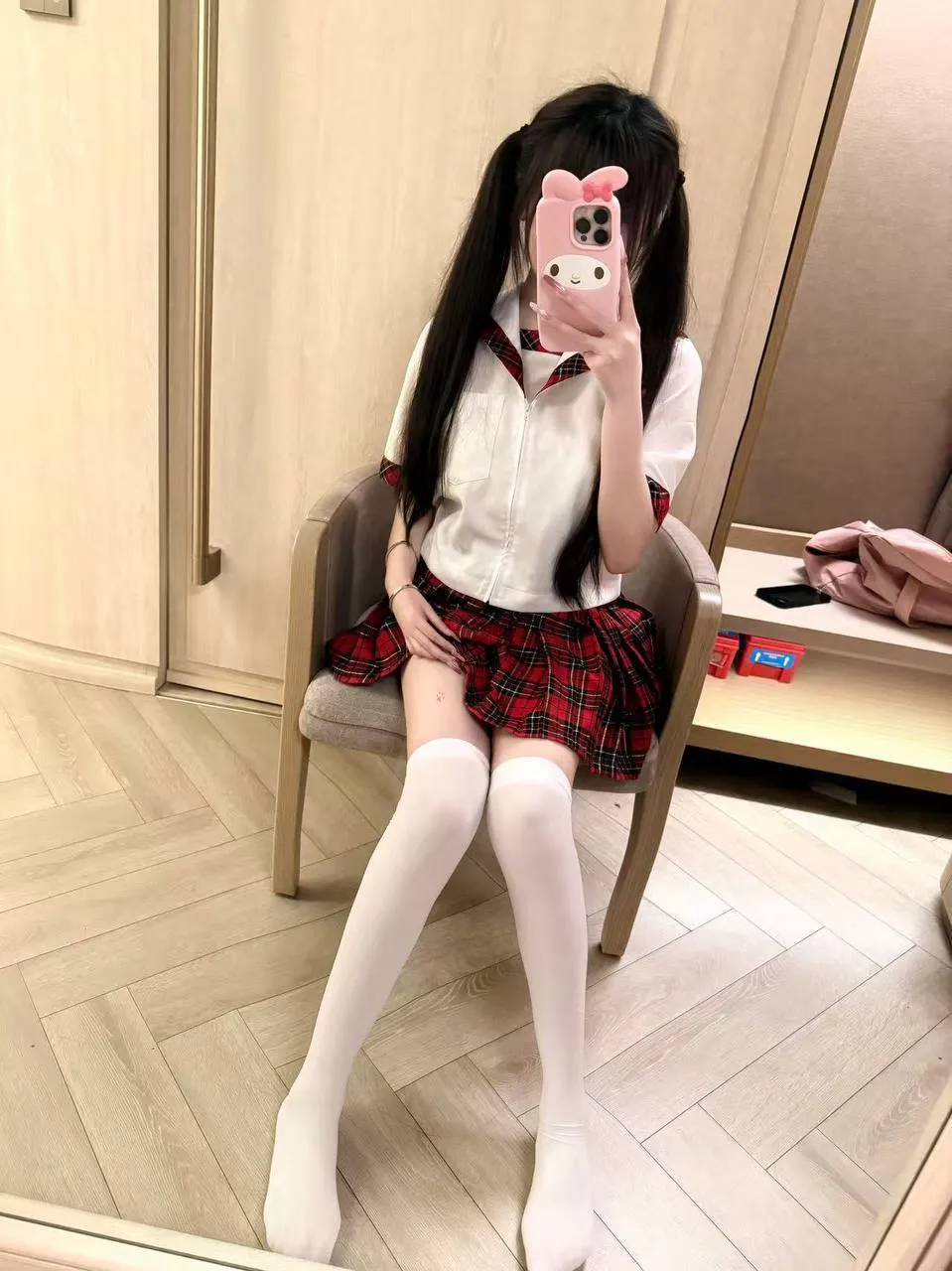 奉贤18岁刚下海萝莉学妹（紧致夹射） Gallery 2