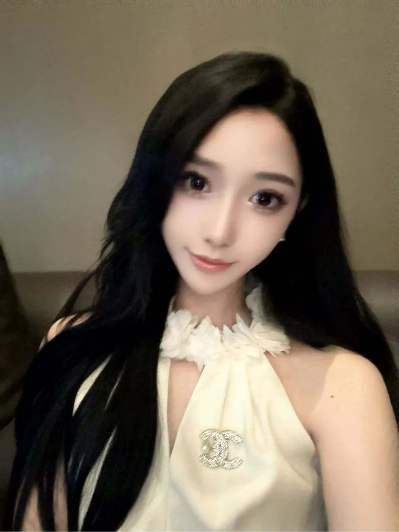 白露   本人比照片好看 Gallery 5