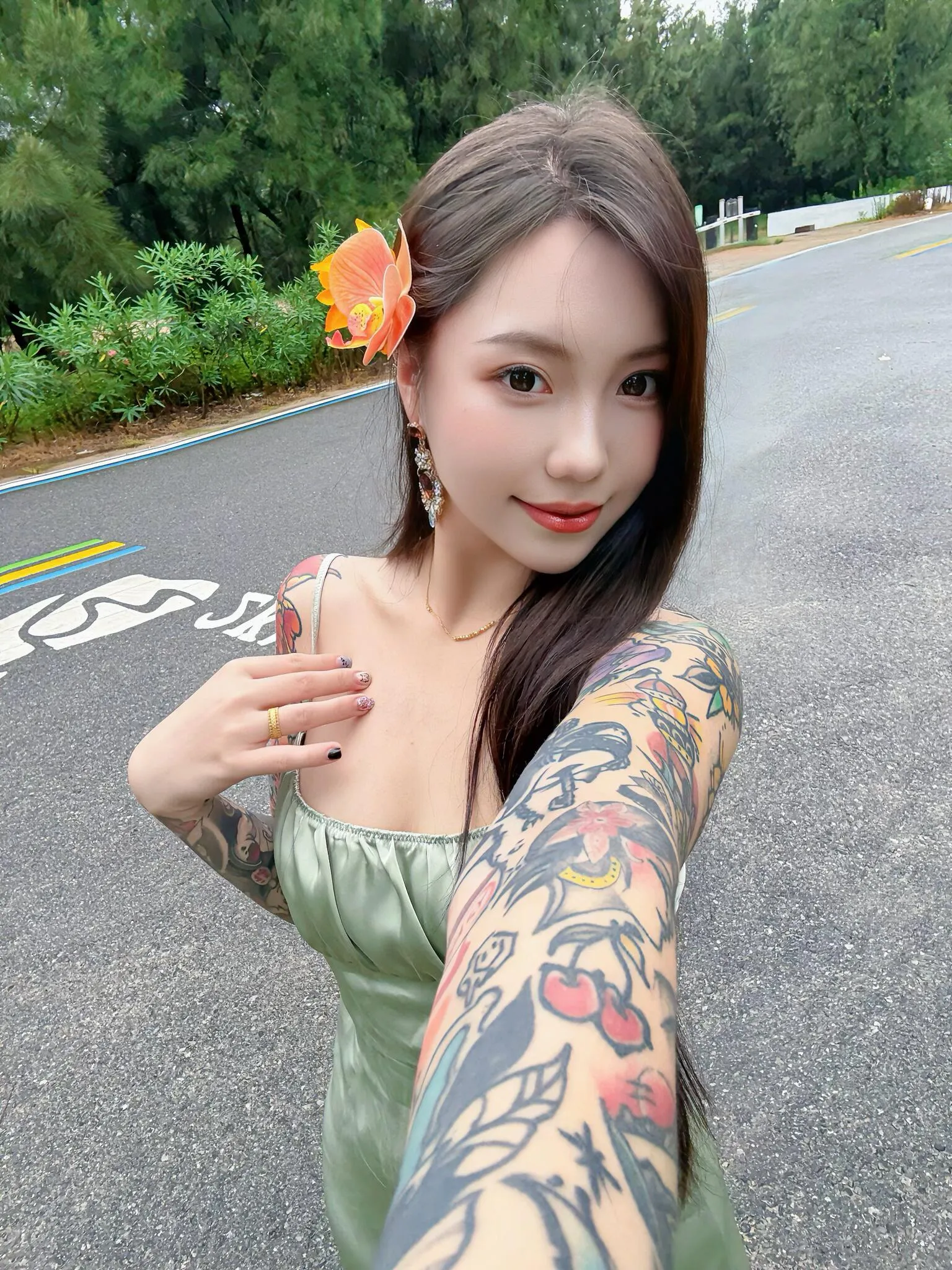 闵行大哥大，07年洪兴十三妹，三点粉小逼超级紧