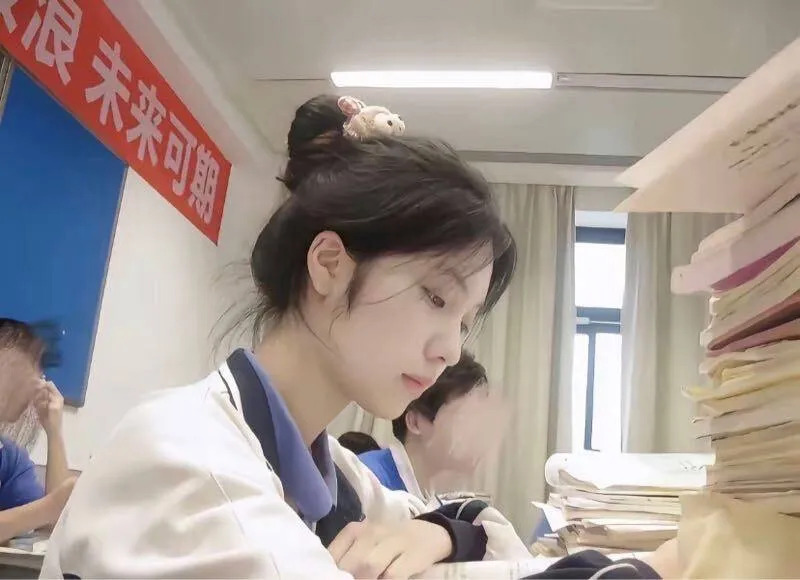 纯情女大 初下海短暂停留 苏苏
